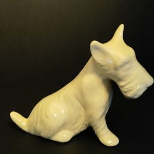 Dog Figurine⭐